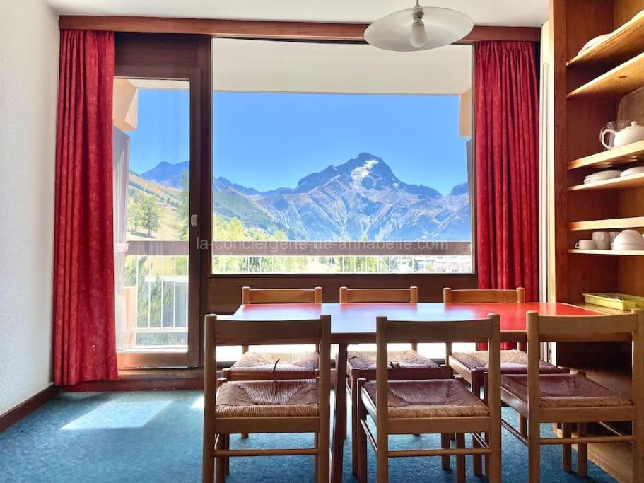 photo de Double Studios avec vue sur glacier