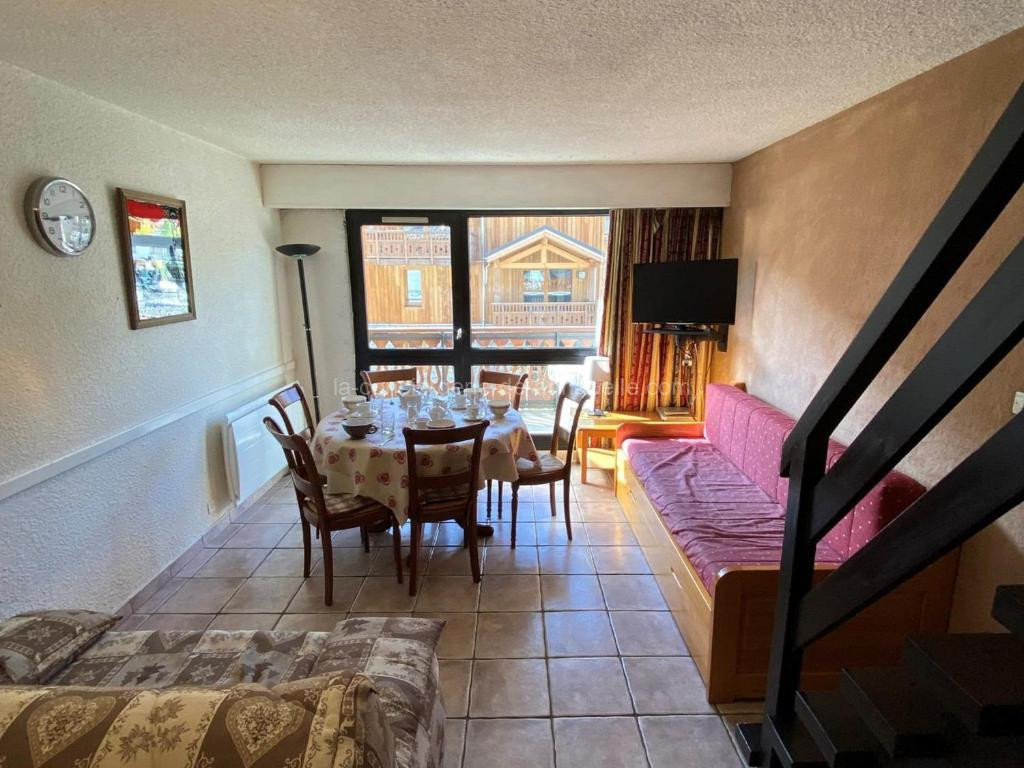 Duplex 6 personnes proche ski, balcon, parking, casier à ski - FR-1-516-3