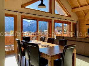 Grand appart lumineux 7 pièces, 250m pistes, 10 pers, animaux admis - FR-1-811-13 à Les Deux Alpes