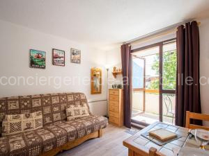 Apartment Chalets du Soleil-21 by Interhome à Les Deux Alpes