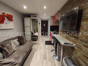 Studio les 2 Alpes au Village 1800m-Commerces et télésiège à 50m-Retour ski au pied à Les Deux Alpes