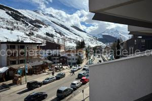 Studio with mountain view balcony à Les Deux Alpes