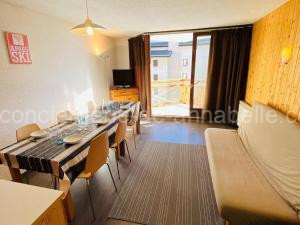 Charmant T2 au pied des pistes avec balcon exposé sud, idéal pour 6 personnes, proche commerces! - FR-1-516-8 à Les Deux Alpes