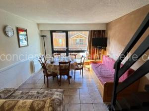 Duplex 6 personnes proche ski, balcon, parking, casier à ski - FR-1-516-3 à Les Deux Alpes
