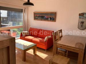 Appartement accueillant au pied des pistes avec balcon et cuisine équipée - FR-1-516-21 à Les Deux Alpes
