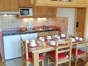 Appartement rénové aux Deux Alpes, pied des pistes, balcon, parking - FR-1-516-28 à Les Deux Alpes