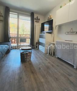 Studio 2 alpes, proche lac buissonnière, ménage inclus, balcon, parking à Les Deux Alpes