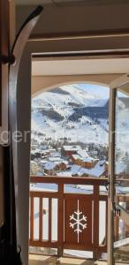 Studio Alpheratz Forest - 1 à 3 pers - WIFI, balcon, vue piste et glacier Muzelle, calme, proche commerces et pistes- TSC Super Venosc à 80m à Les Deux Alpes