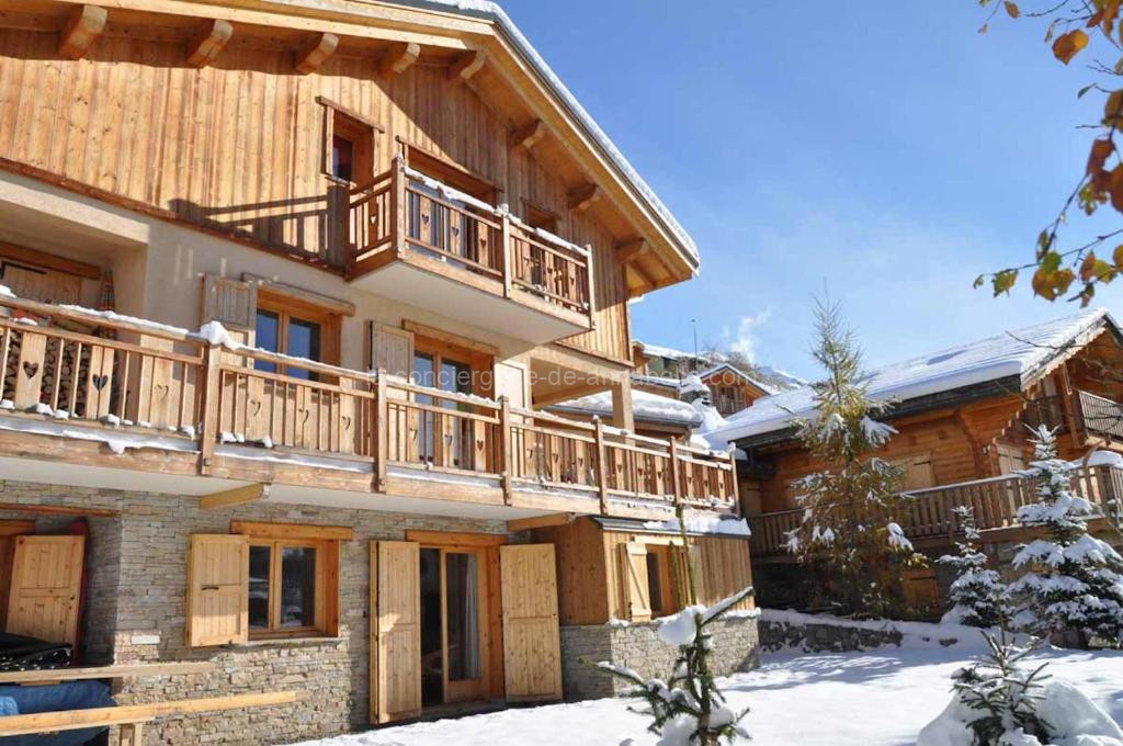 Appartement dans chalet 5 pièces, 14 pers, 4 ch, WiFi, jardin privé